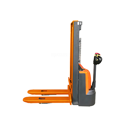 Штабелер самоходный GROST Helper 12/30